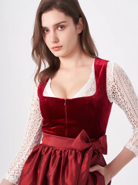 Weitere Aspekte der besonderen Samt - Dirndl